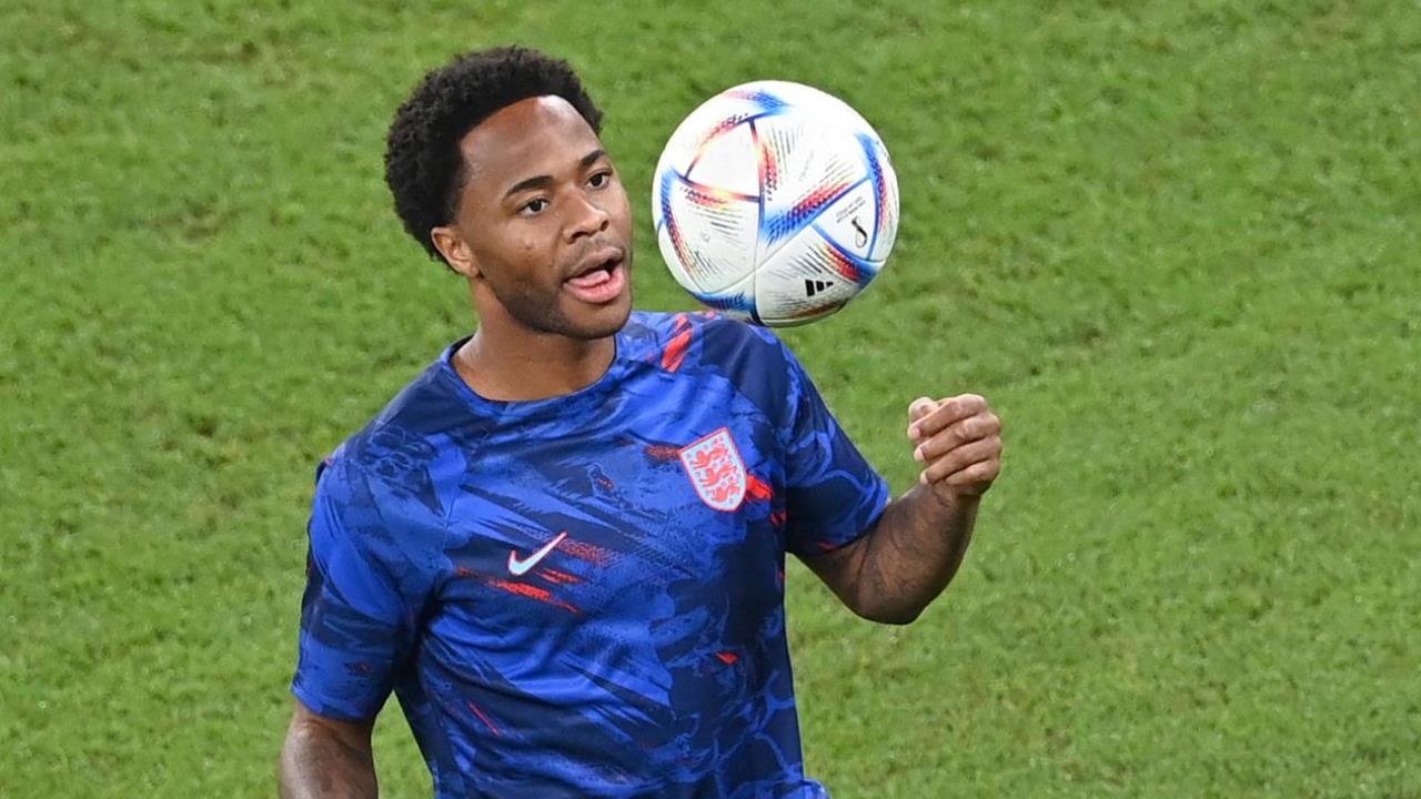 ¡Qué inseguridad! Sterling vuelve a Inglaterra por asalto armado a su casa