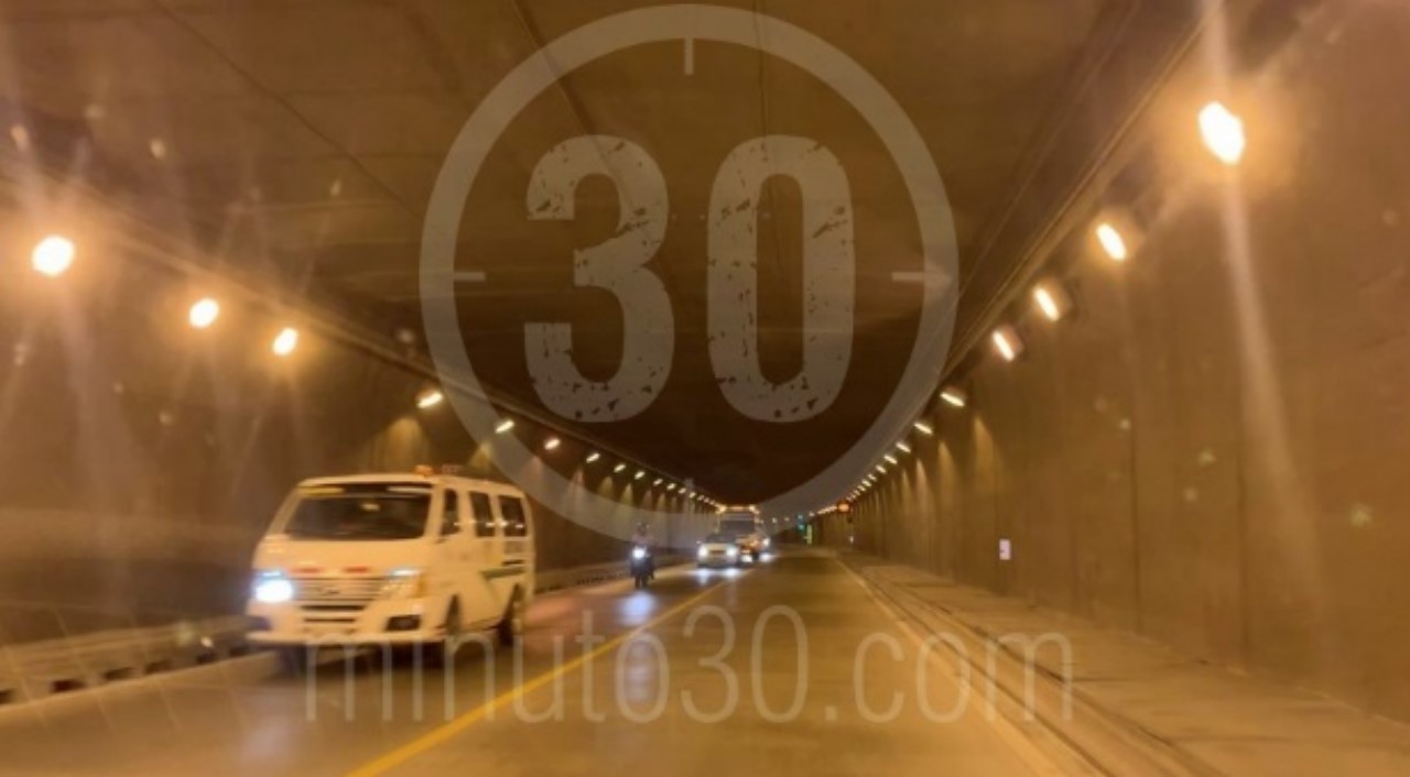 Cierre total del Túnel de Occidente por accidente vehicular al interior