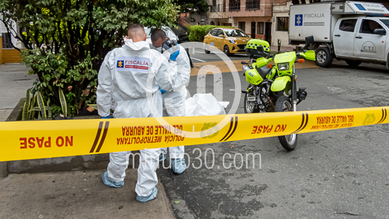 Hallaron el cuerpo de un adulto mayor en una jardinera de Bello