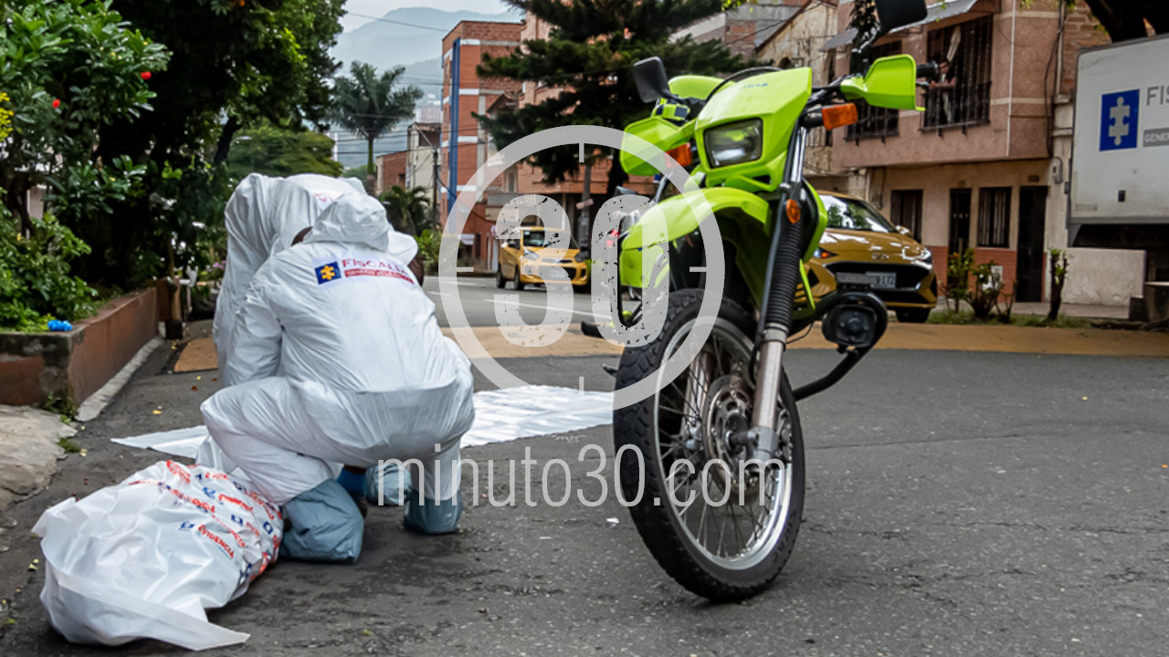 Hallaron el cuerpo de un adulto mayor en una jardinera de Bello
