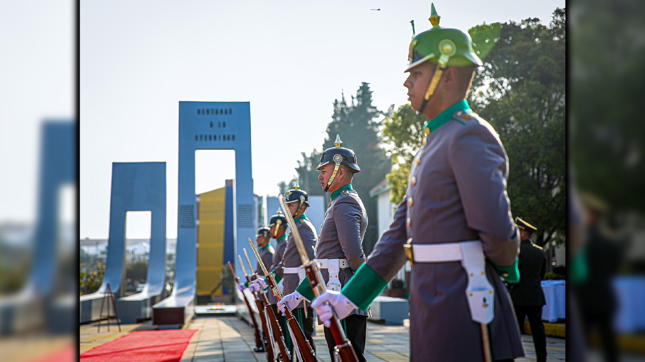 Cuatro años del atentado del ELN a la Escuela de Cadetes General Santander 2 2 Homenaje a 22 cadetes asesinados en atentado ELN