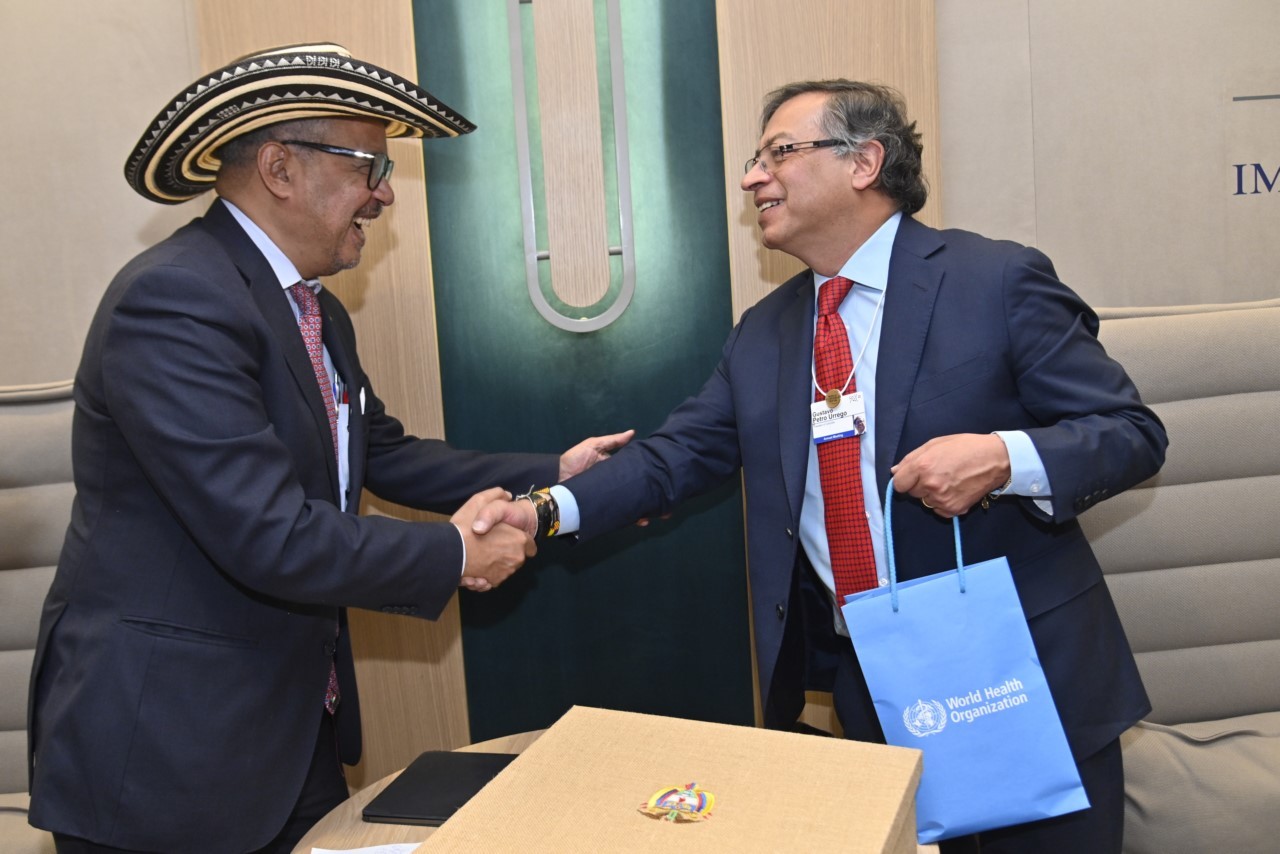 OMS enviará comisión de expertos a Colombia para acompañar la discusión de la reforma a la salud 2 20230118 Reunion presidentes OMS Davos CG1714