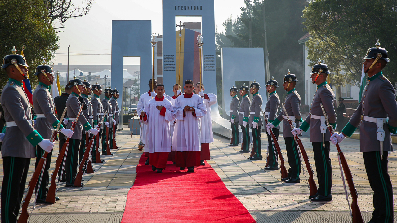 Cuatro años del atentado del ELN a la Escuela de Cadetes General Santander 9 4 Homenaje a 22 cadetes asesinados en atentado ELN
