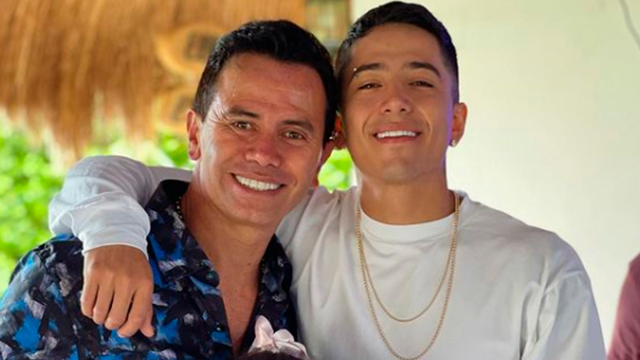 [VIDEO] Amor de padre e hijo: Serenata de Andy Rivera a Jhonny, provoca lágrimas
