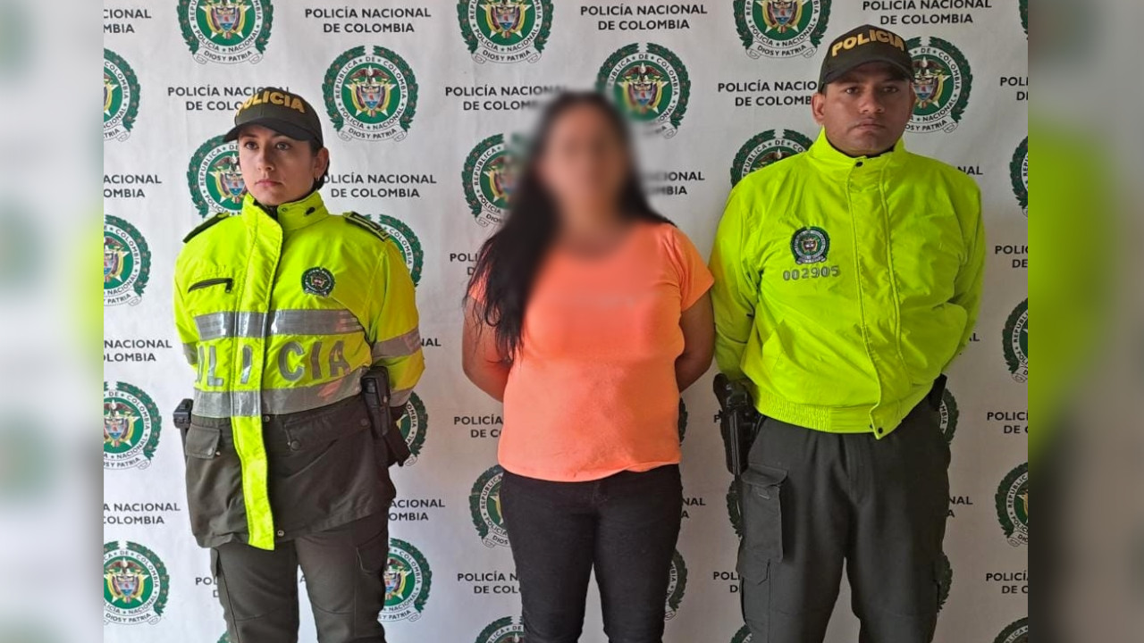 Esta mujer tenía orden de captura por presuntamente intentar matar a alguien