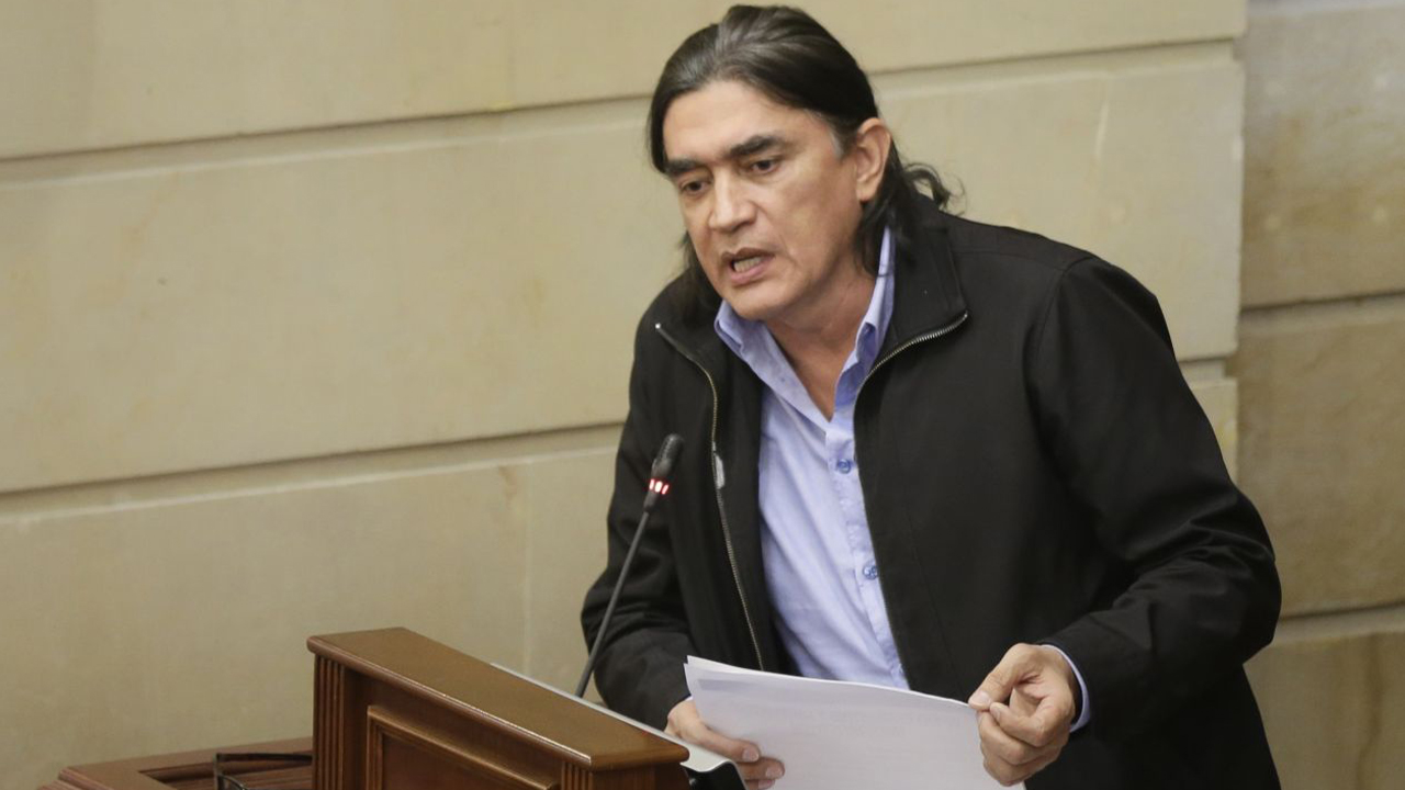 Gustavo Bolivar menciono que si existe trata de mujeres en el Congreso