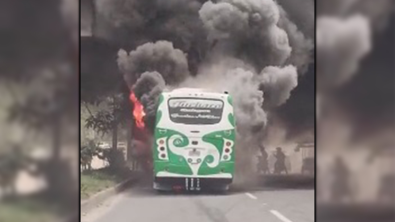 Incendio de un bus en el municipio de Turbaco