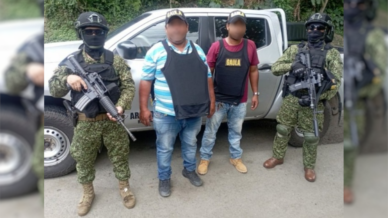 La Armada rescato a dos trabajadores victimas de extorsion en Buenaventura 1