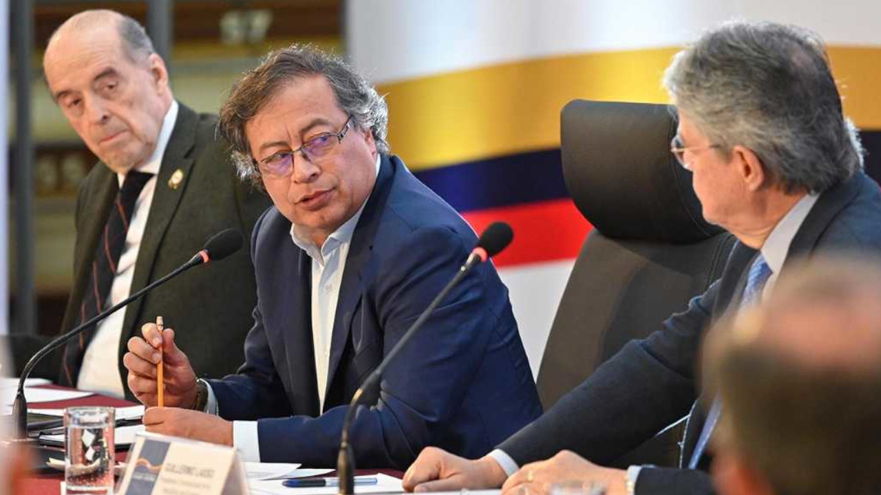 Petro invita a Ecuador a unirse en protección de la Amazonía y construir energías limpias para conectar a las Américas