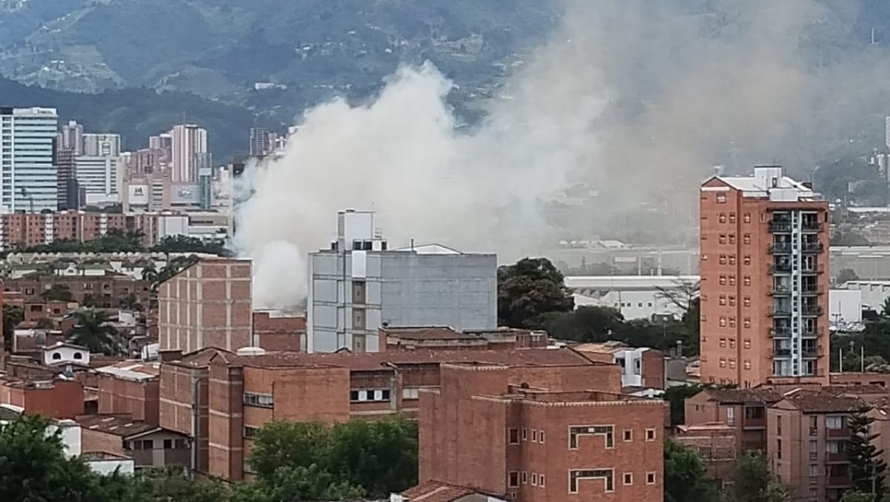 [VIDEO] Reportan enorme incendio en Envigado