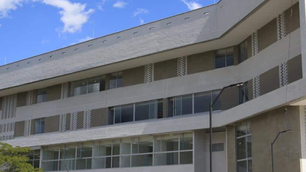 Denuncian robo de cables y herramientas de construcción en moderno Comando de Policía en Santa Fe de Antioquia