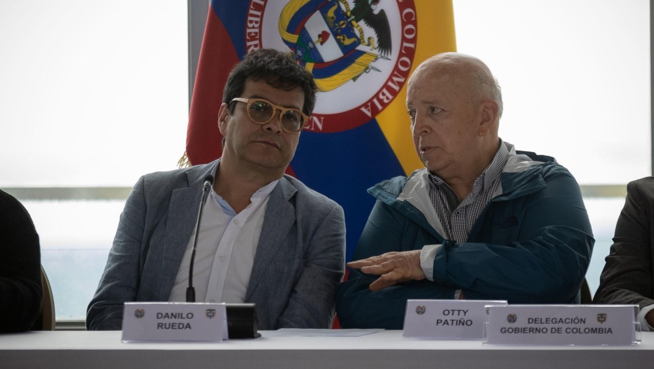 alto comisionado para la Paz en Colombia Danilo Rueda i y al jefe del equipo negociador del Gobierno de Colombia con la guerrilla del ELN Otty Patino en Caracas