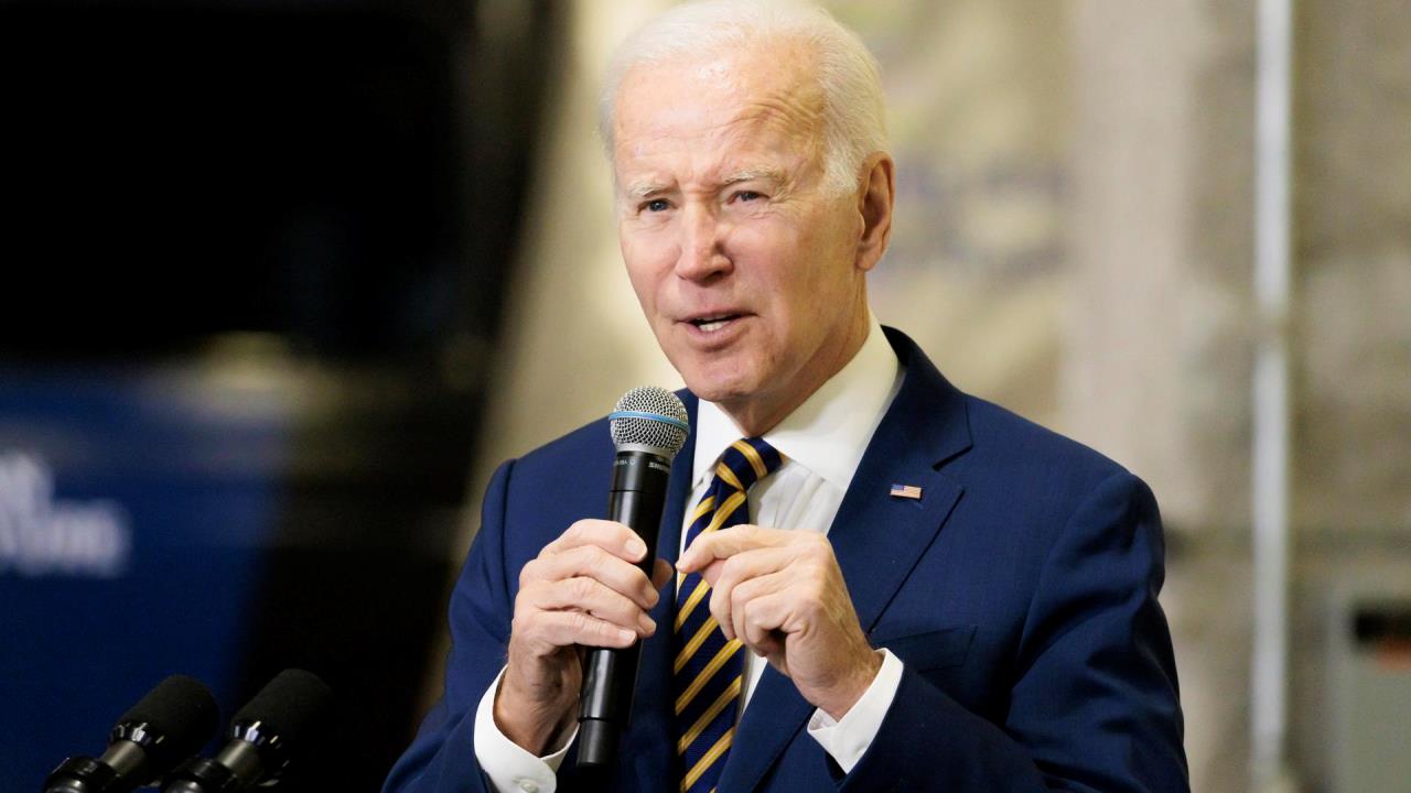 El FBI registró una oficina de Biden en busca de documentos, según medios