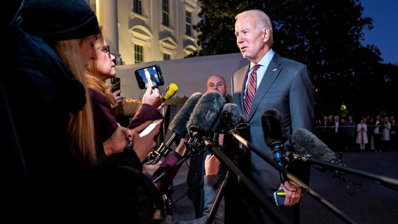 Biden "indignado" ante el video de la paliza de policías a un joven afroamericano
