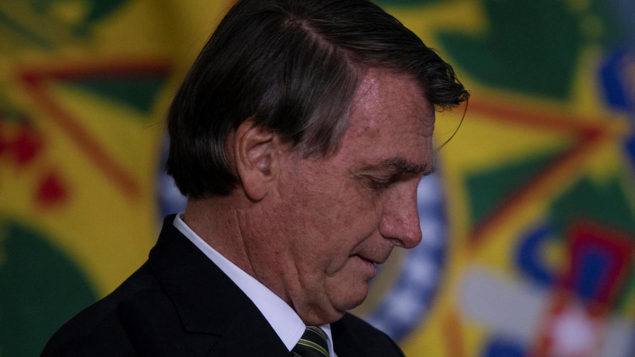 Bolsonaro se disculpa por divulgar una desinformación sobre las vacunas anticovid