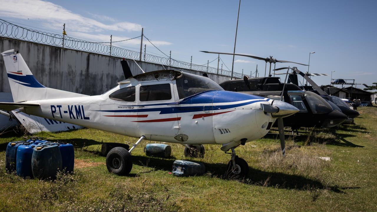 Brasil golpea a la minería en tierra indígena confiscando decenas de aviones