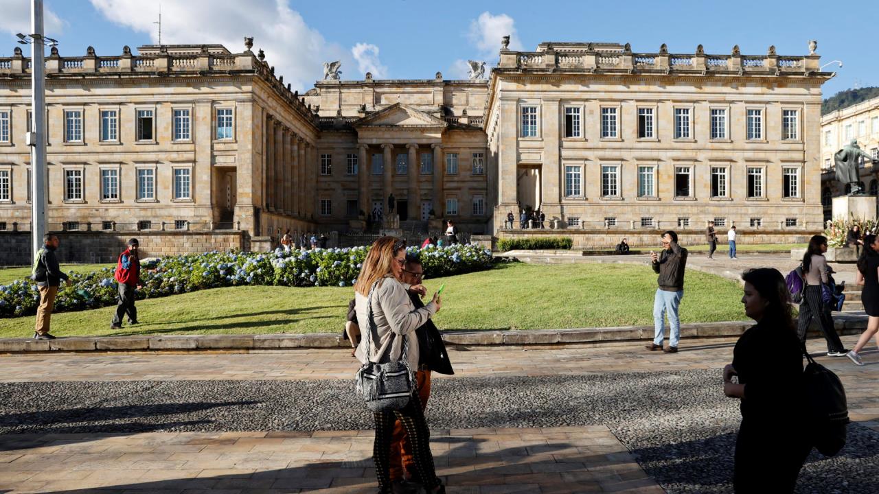Condenan a un excongresista por liderar una red de corrupción en Colombia