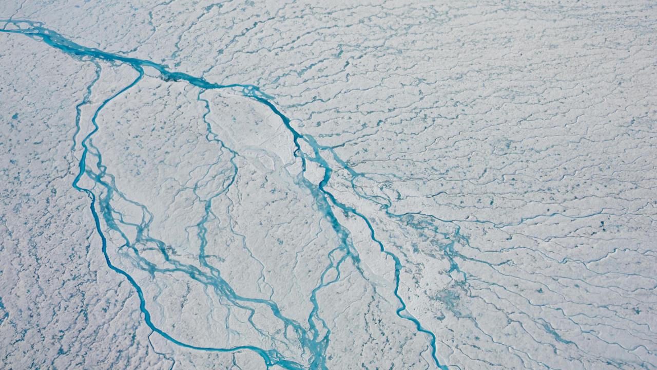El hielo de Groenlandia alcanza la temperatura más cálida en mil años