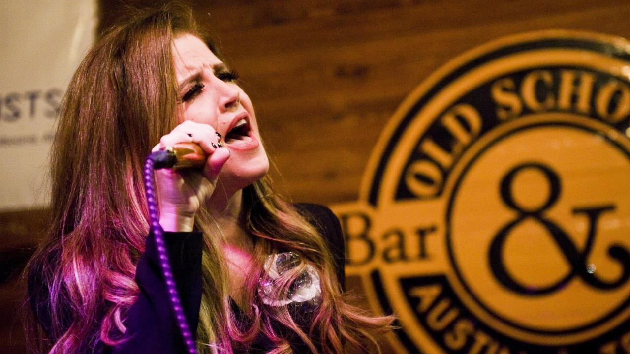 Trasladan a Lisa Marie Presley al hospital por posible paro cardíaco