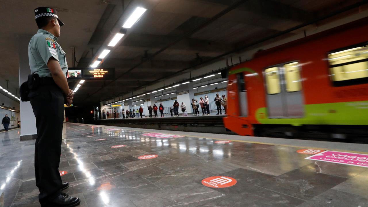 Tras 20 meses, reabre parcialmente la colapsada línea 12 del metro de México