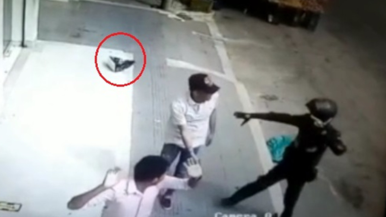 [VIDEO] No alcanzaron a correr: vigilantes privados capturaron a dos ladrones de banco