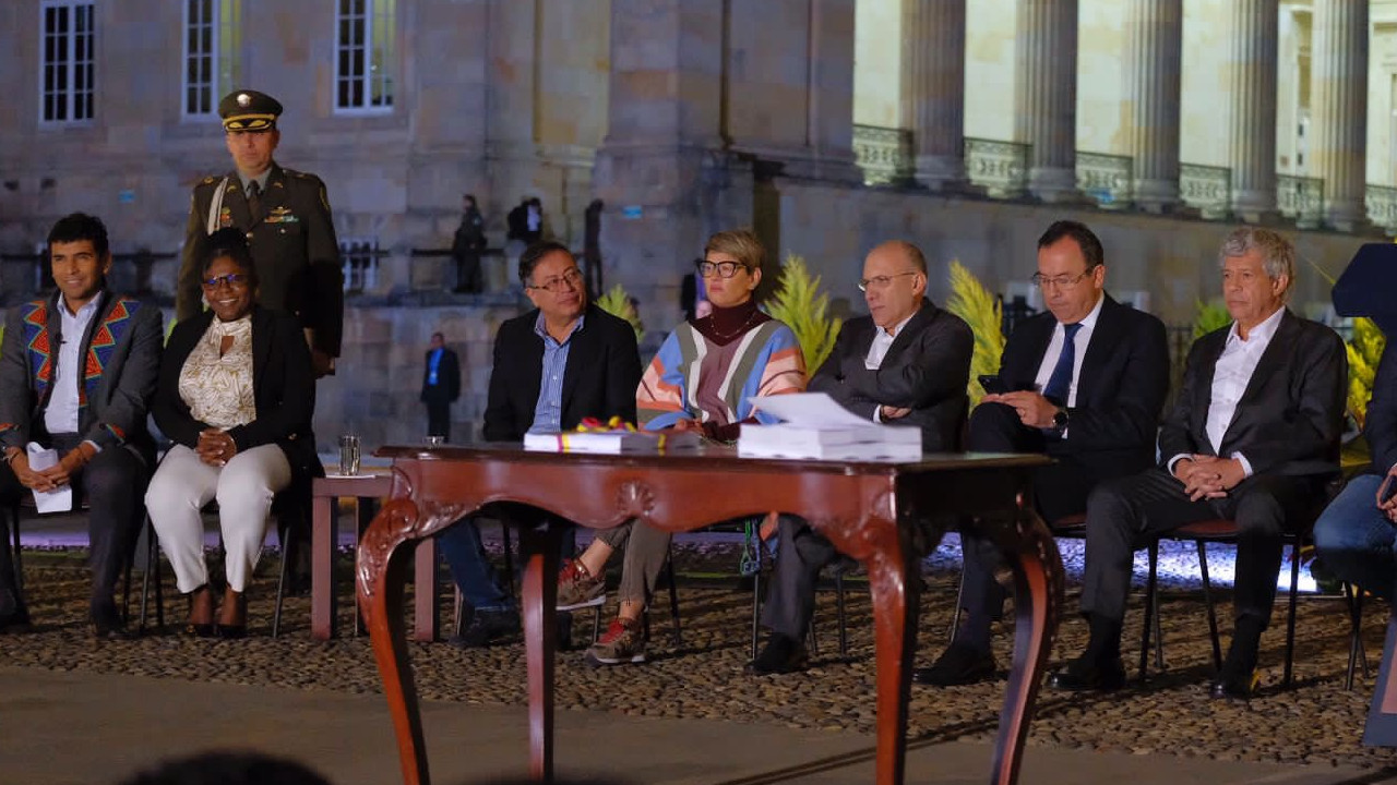 Gobierno Petro radica oficialmente Plan Nacional de Desarrollo