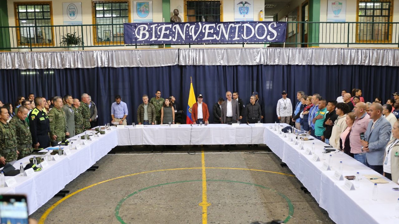 El gobernador de Antioquia denunció que grupos armados hacen una interpretación amañada del cese al fuego bilateral