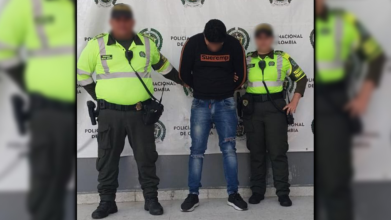 Capturado por ofrecerle 50 mil a un policía de carreteras