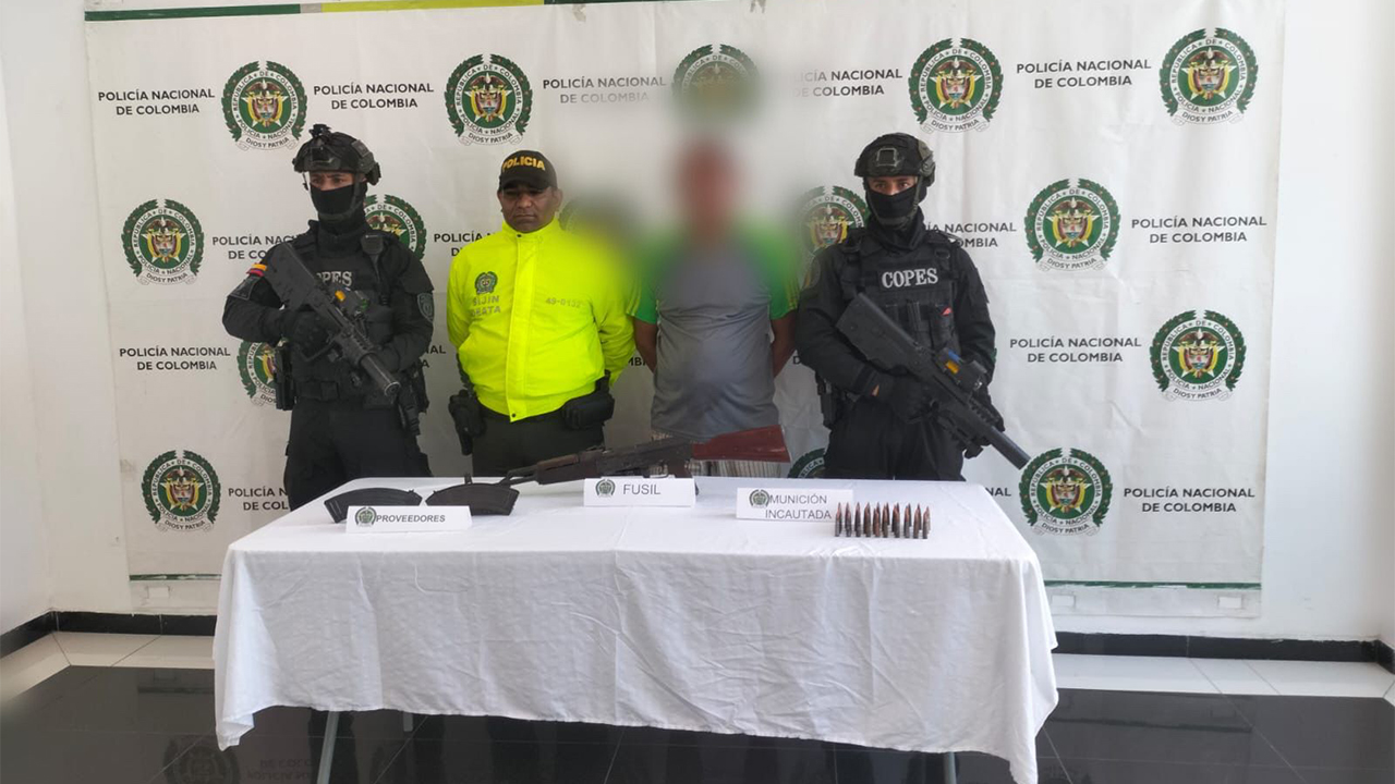 Cogieron a alias ‘Víctor’ con un fusil AK-47