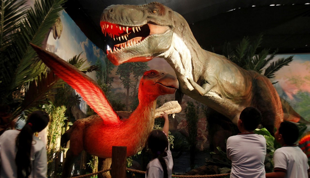 Dinosaurios y dragones animatronicos inician un viaje magico en Medellin 1 1