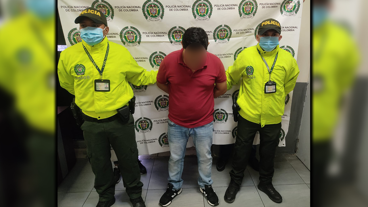 Docente capturado por presuntamente tocar a niño de 10 años en el baño del colegio
