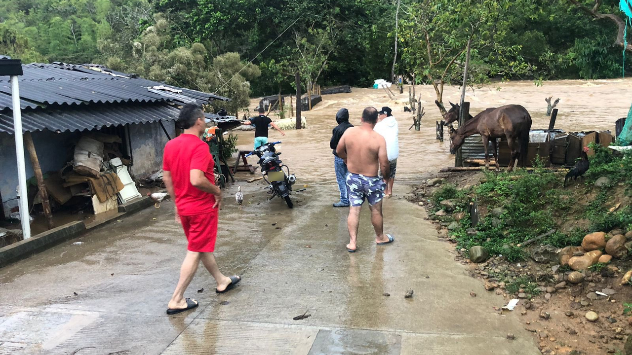 En San Rafael también se desbordó el río Arenal
