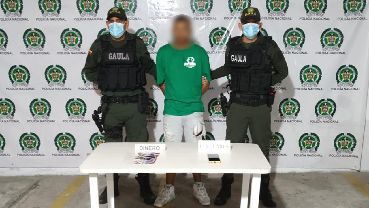 Extorsionista fue capturado con el dinero en la mano