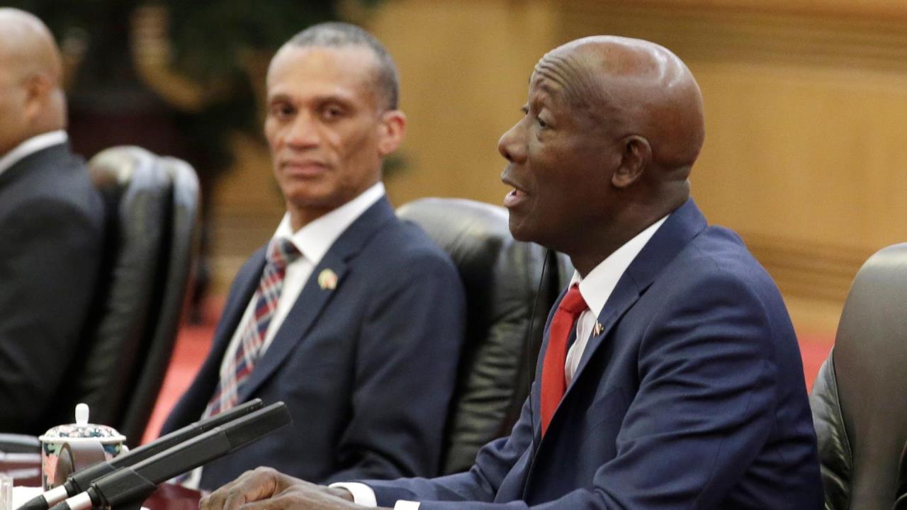 El primer ministro de Trinidad y Tobago da positivo en covid por cuarta vez