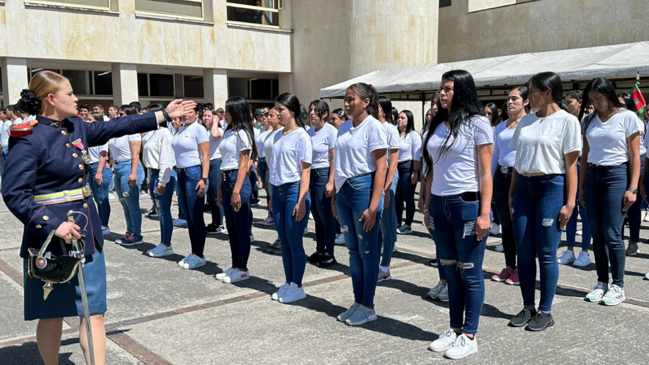 [VIDEO] 1295 mujeres prestarán su servicio militar voluntario en el Ejército Nacional