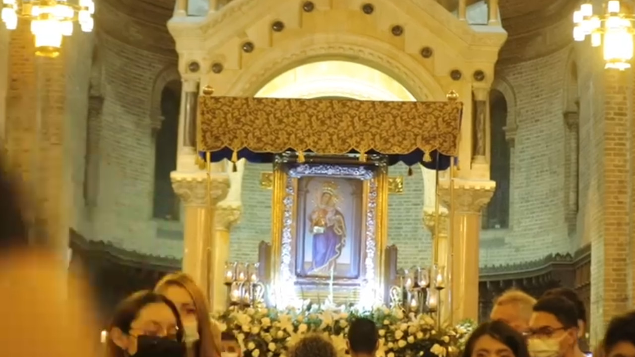[VIDEO] Mañana se celebra el día de Nuestra señora de La Candelaria, patrona de Medellín