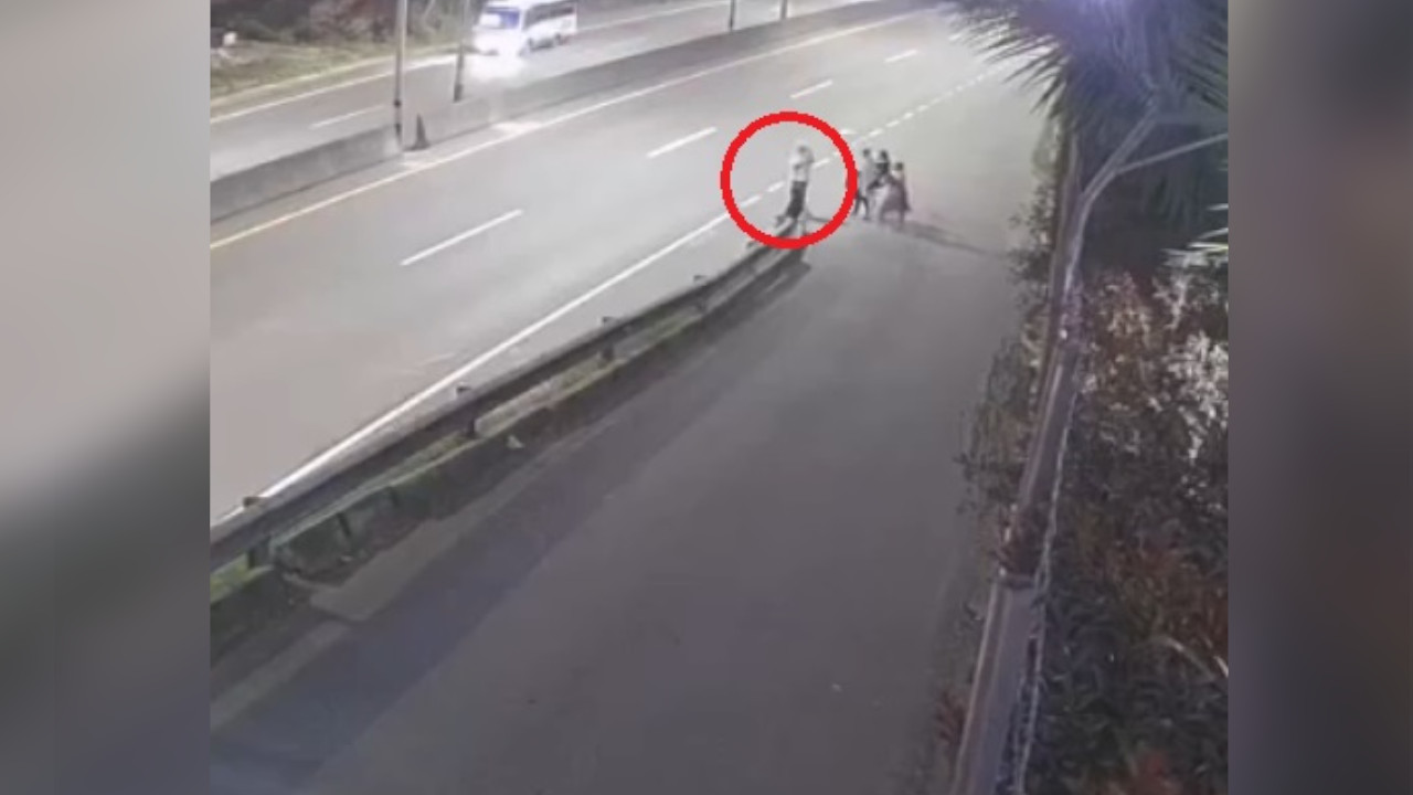 [VIDEO] Momento en el que bebé de 9 meses y su abuelo mueren atropellados en Antioquia