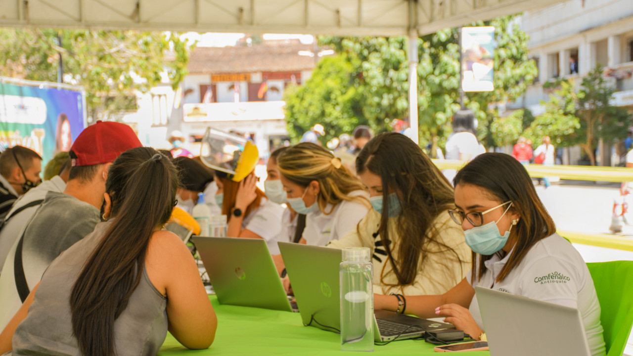 ¿Está buscando 'camello'? Comfenalco tiene una lista de 400 vacantes