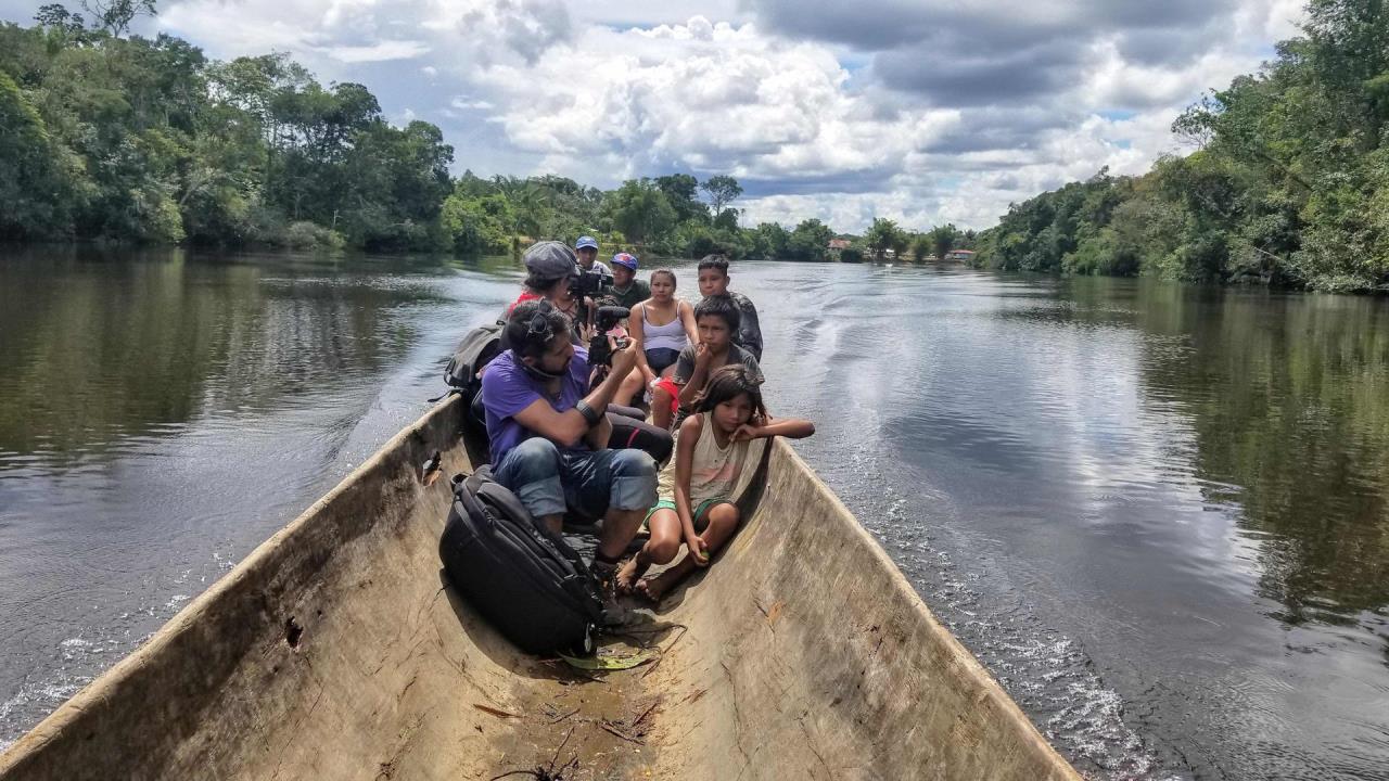 "Ajenos a la paz" ahonda en el presente y pasado de exintegrantes de las FARC