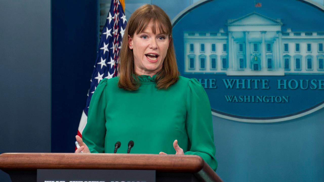 La jefa de Comunicación de la Casa Blanca dejará su cargo al final de febrero