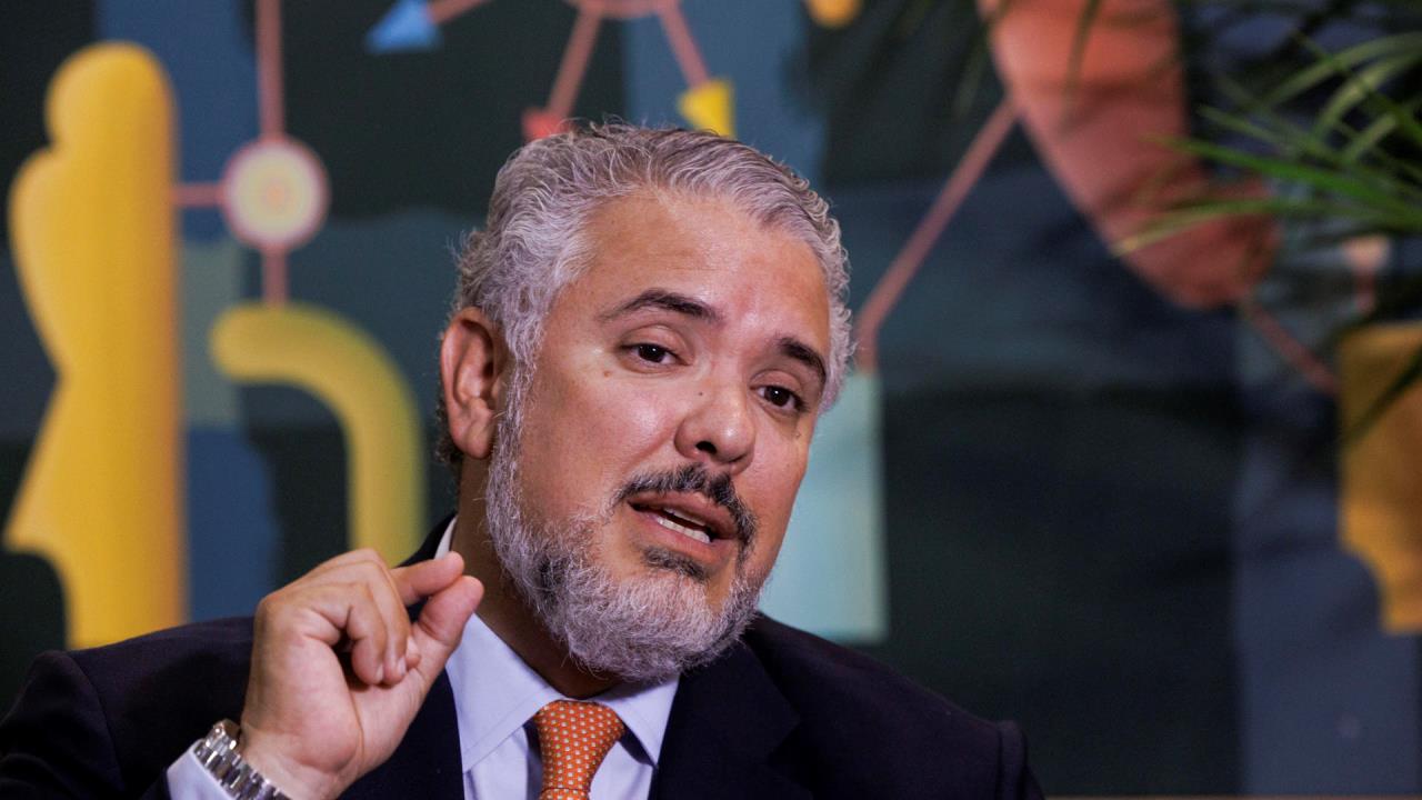 Duque sugiere a Boluarte pensar en los Pactos de la Moncloa para calmar Perú