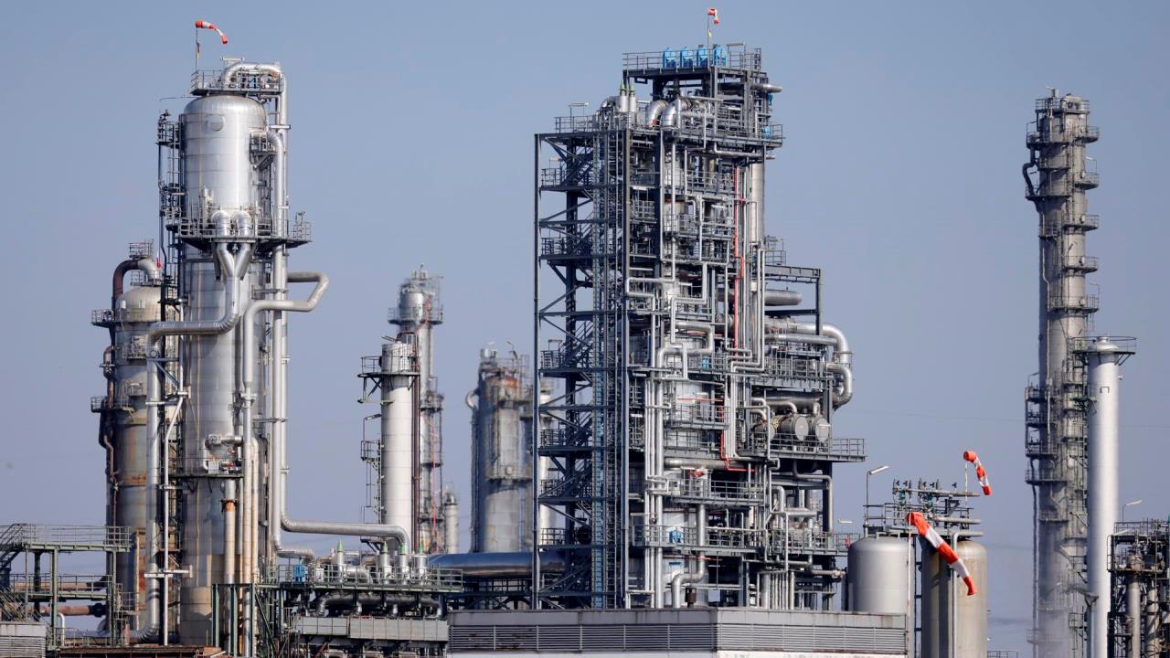 Las grandes petroleras duplican ganancias en un 2022 de récord