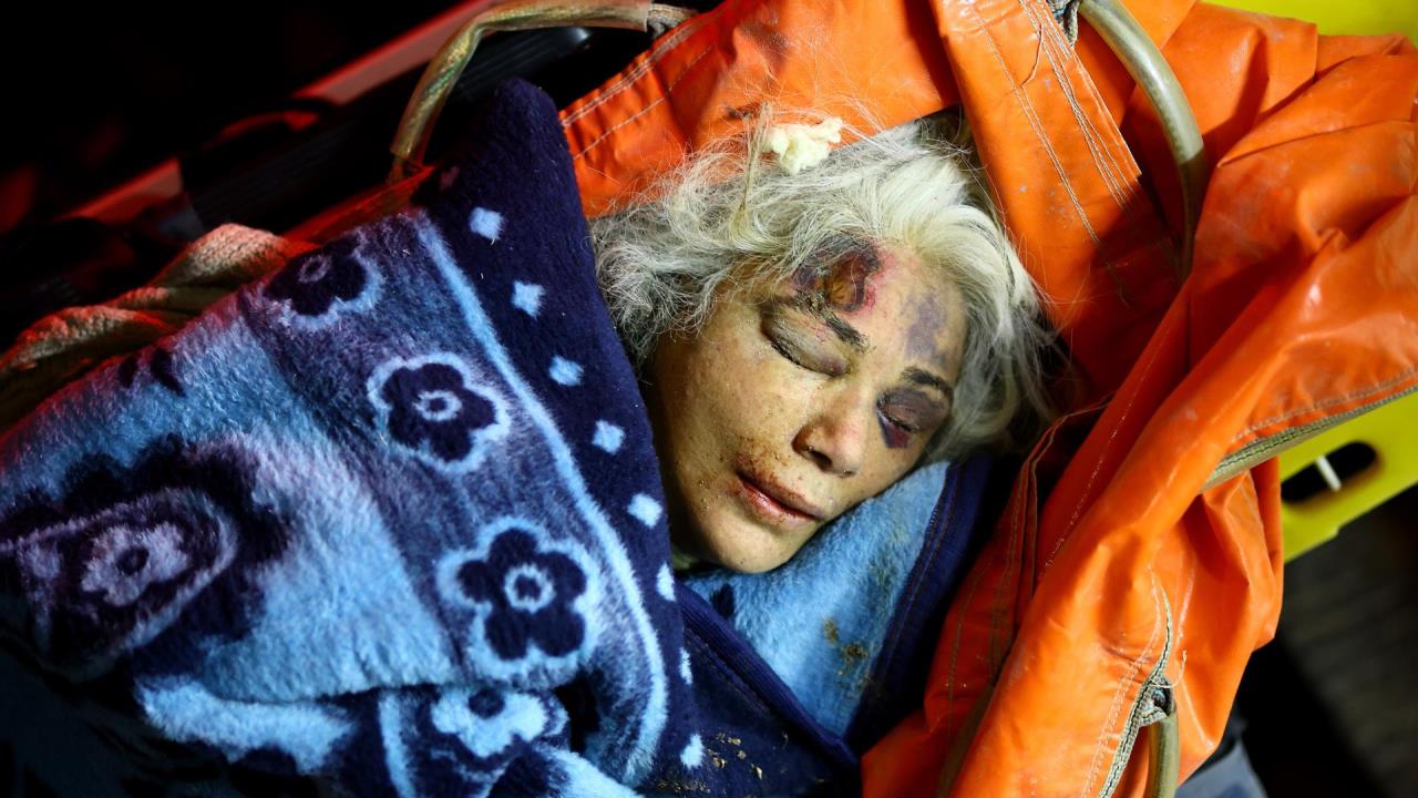 Siguen apareciendo supervivientes en Turquía 120 horas después de los sismos