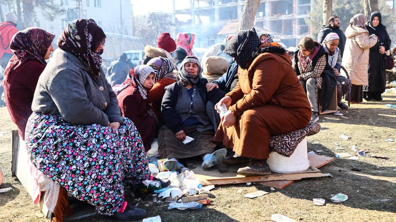 Más de 28.000 muertos por los terremotos en Turquía y Siria