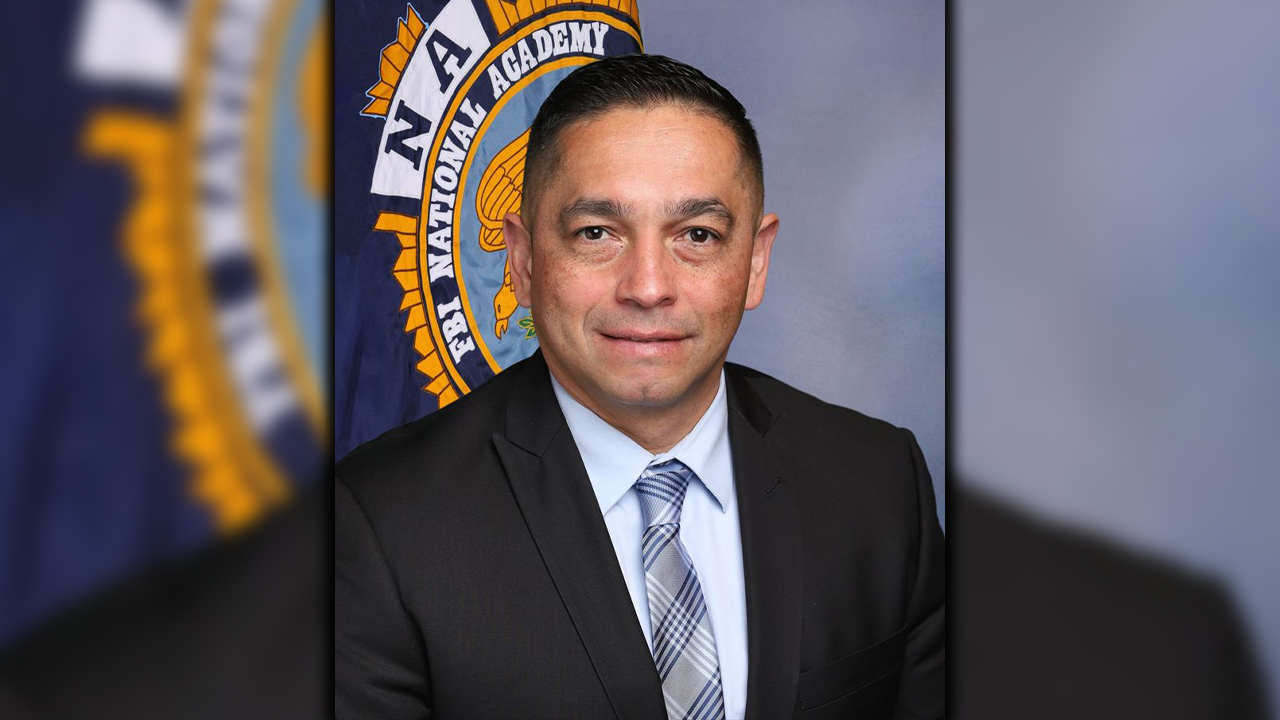 De Bello es el primer latino en asumir como jefe de una estación de Policía en EE. UU.