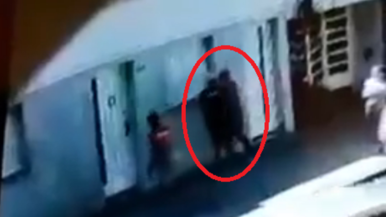 De una trompada, un mecánico mató a un hombre por celos