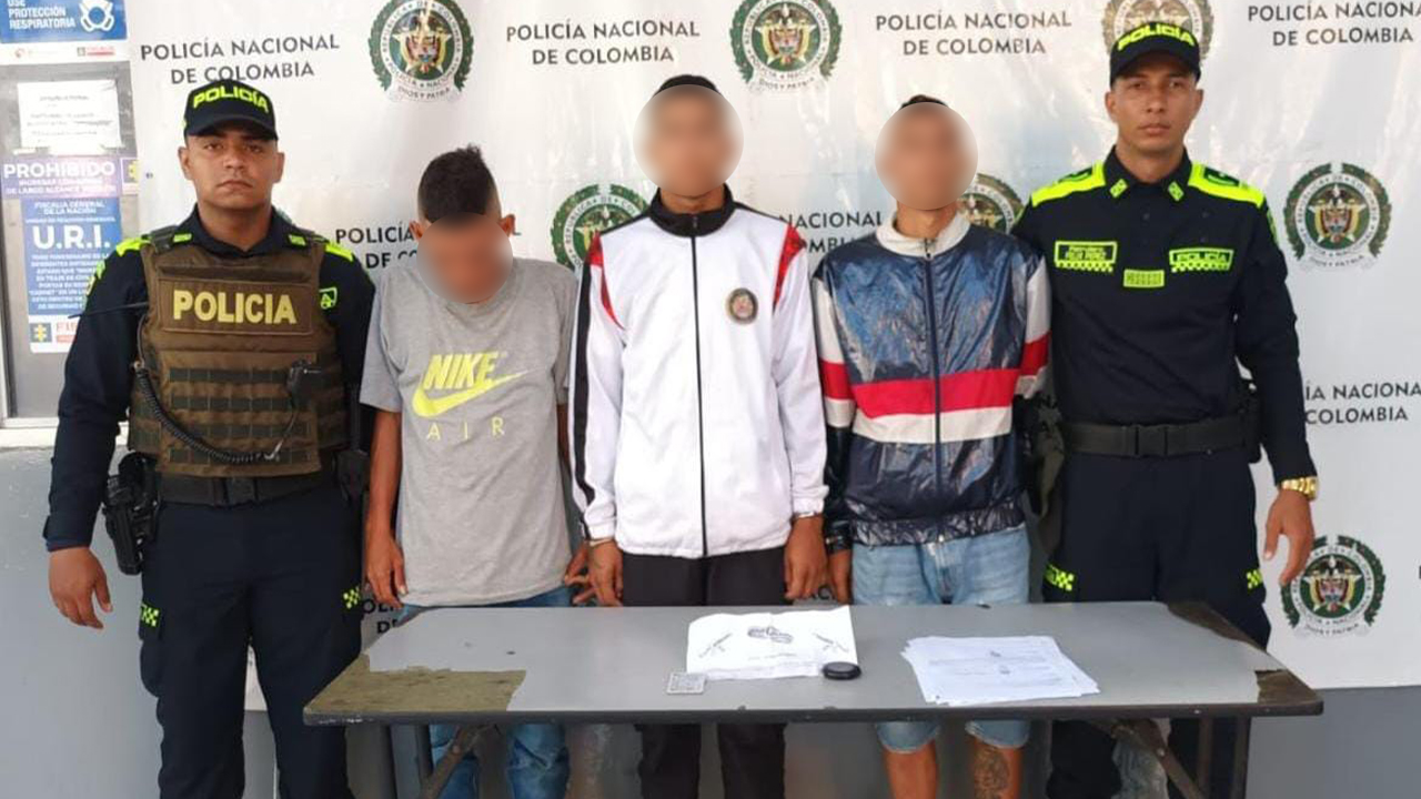 Los cogieron entregando panfletos intimidatorios a la comunidad