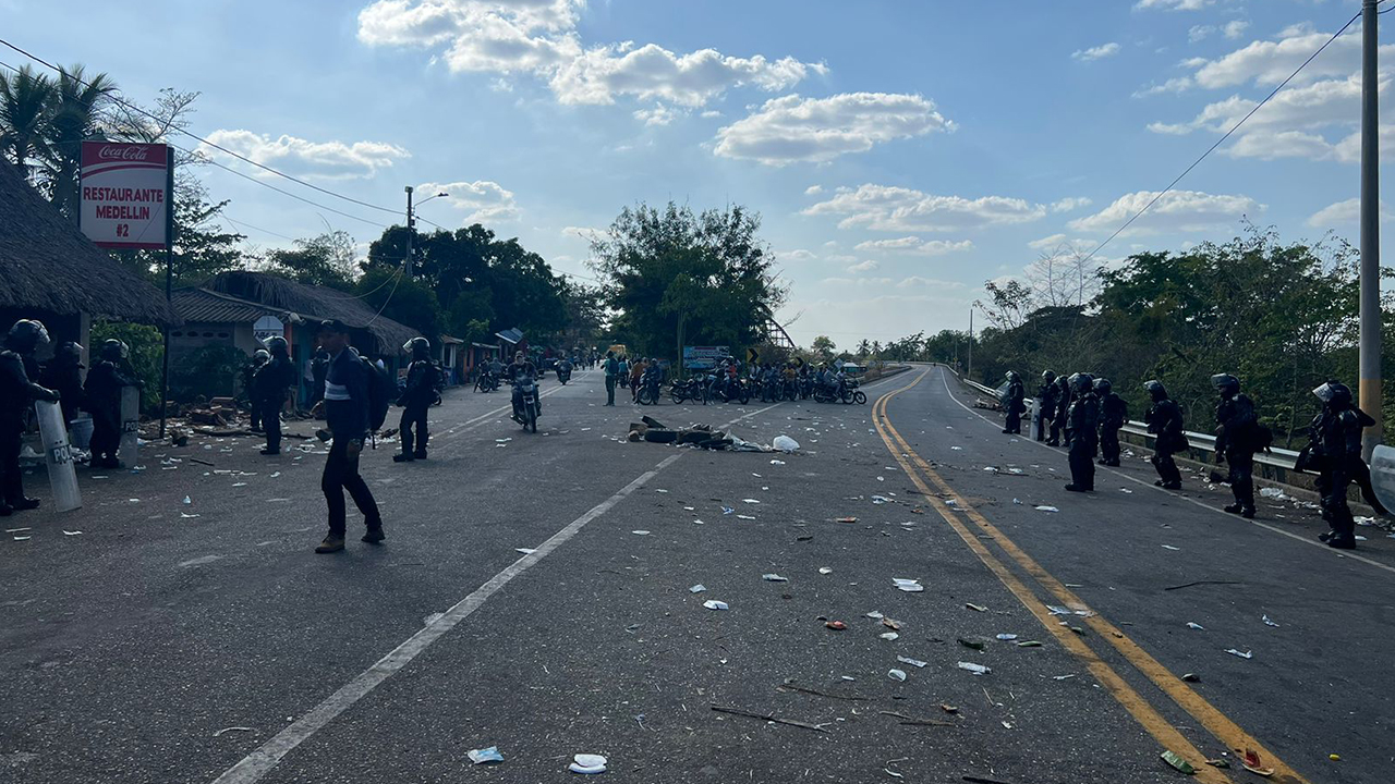 Todas las vías en La Apartada y Caucasia ya fueron desbloqueadas por Policía y comunidad