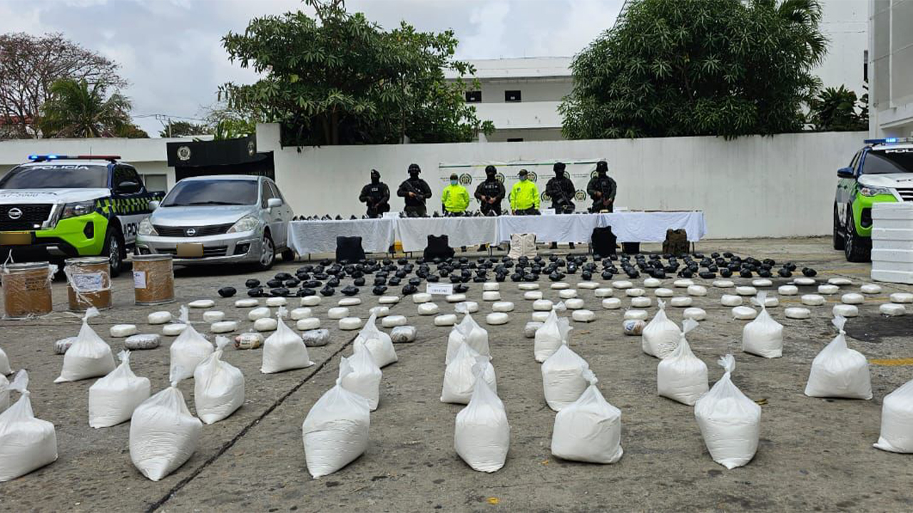 Un capturado con 400 kilos de coca, 48 armas y municiones en una casa de Barranquilla
