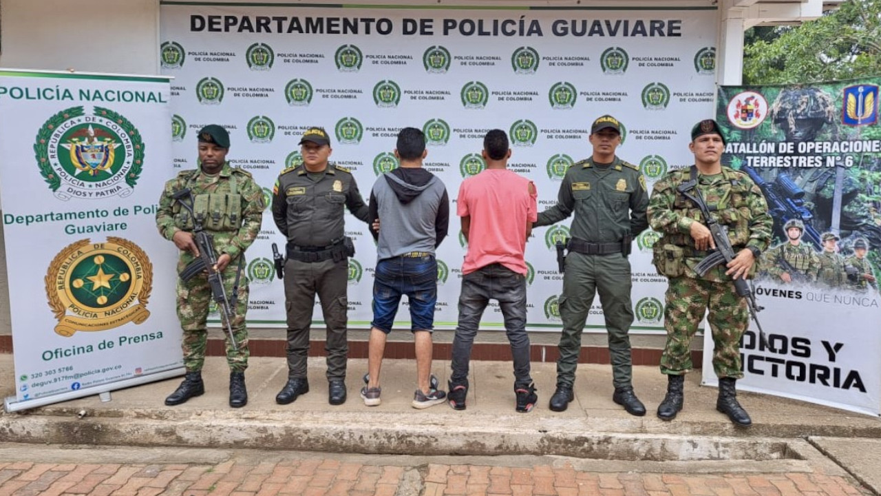 [VIDEO] Capturaron a dos hombres que habrían lanzado un artefacto explosivo contra una estación de gasolina